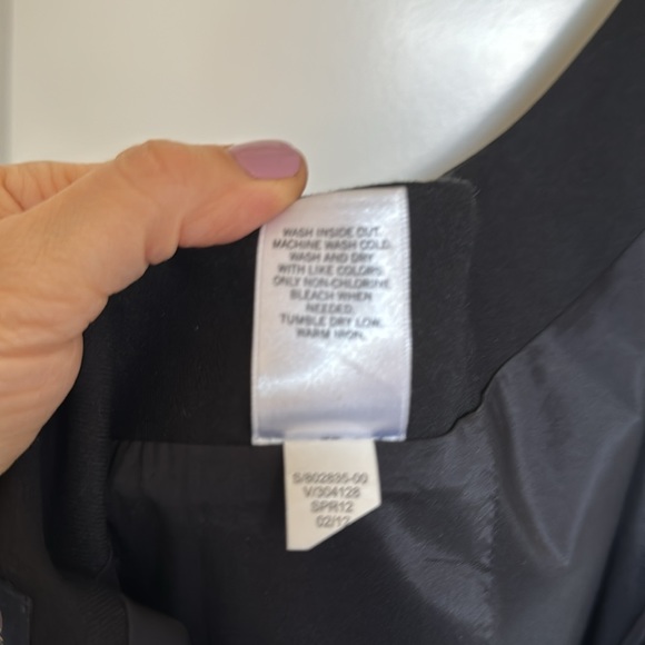 Banana Republic Black knee length skirt - Picture 9 of 9